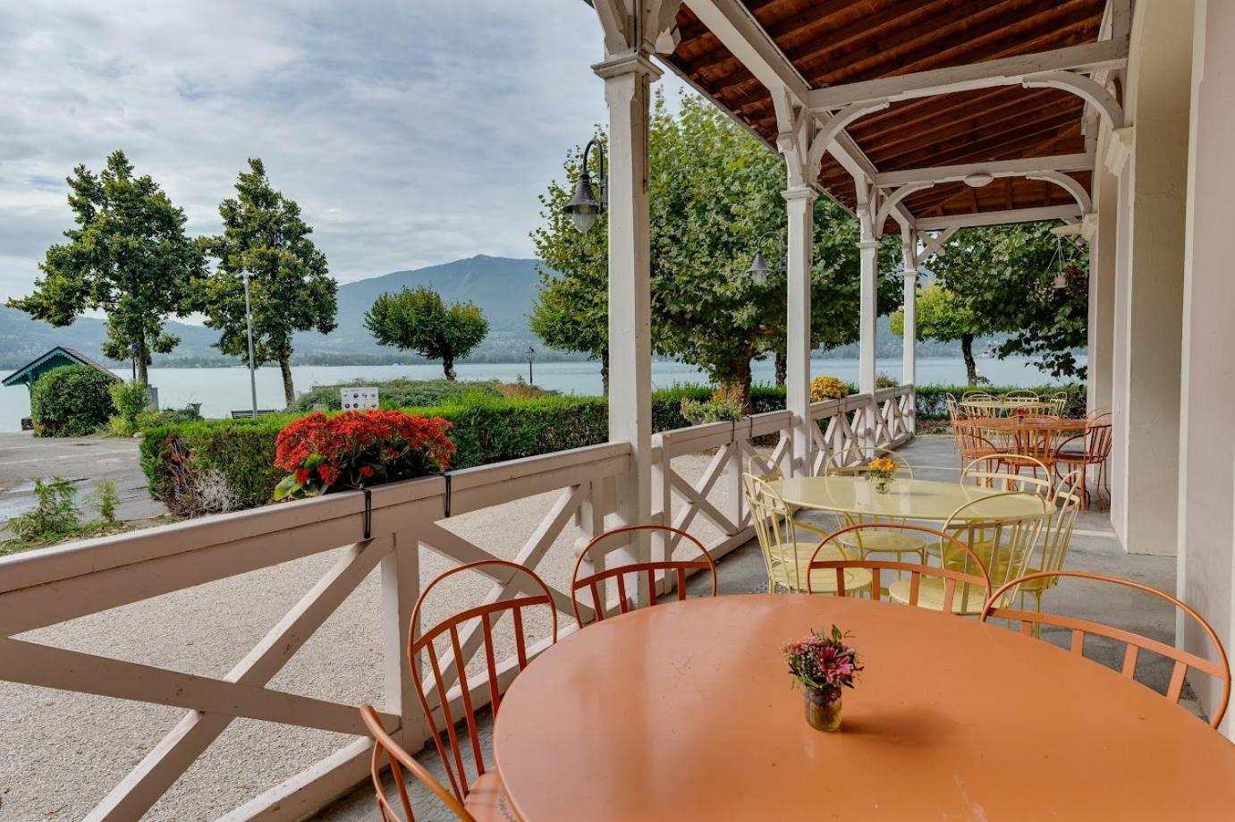 Le Pavillon Des Fleurs Hotel Menthon-Saint-Bernard Exterior photo